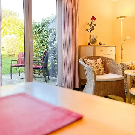 Appartement Gaestehaus Karstadt 01 - Rosengarten *