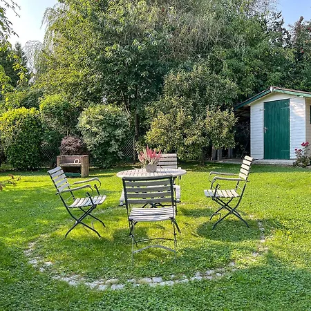 Appartement Gaestehaus Karstadt 01 - Rosengarten *