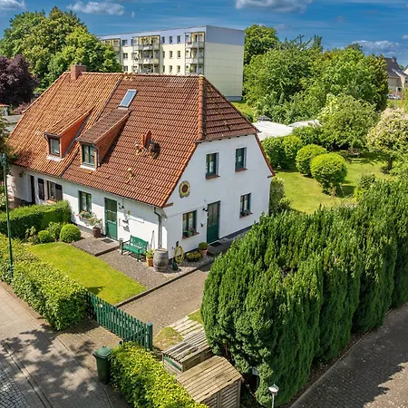 Gaestehaus Karstadt 01 - Rosengarten * Boltenhagen (Ostseebad)